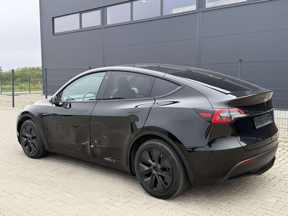 Tesla Model Y, 60 кВт·ч, Минивэн