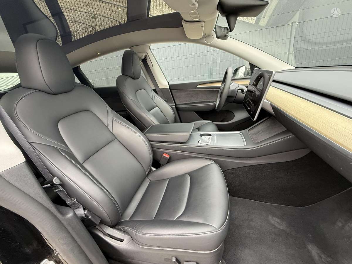 Tesla Model Y, 60 кВт·ч, Минивэн