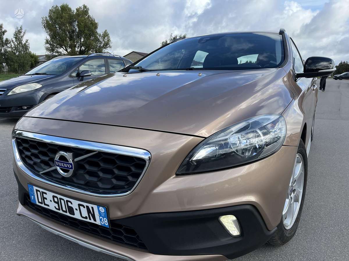 Volvo V40 Cross Country - 3