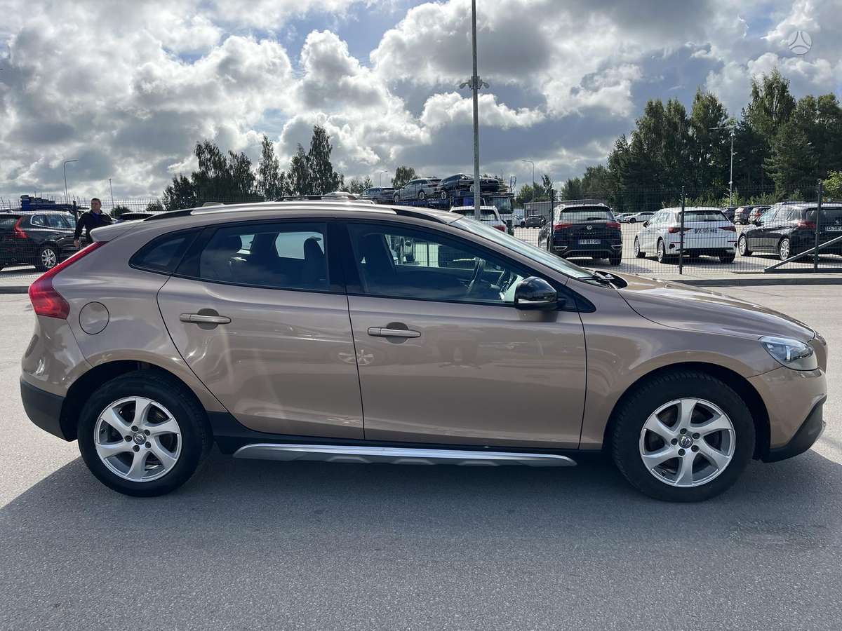 Volvo V40 Cross Country - 5