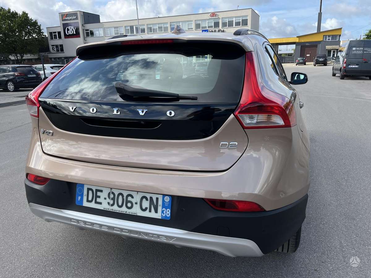 Volvo V40 Cross Country - 7