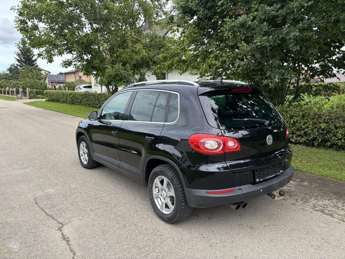 Volkswagen Tiguan - 4
