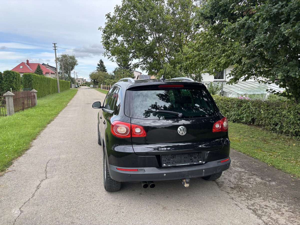 Volkswagen Tiguan - 5