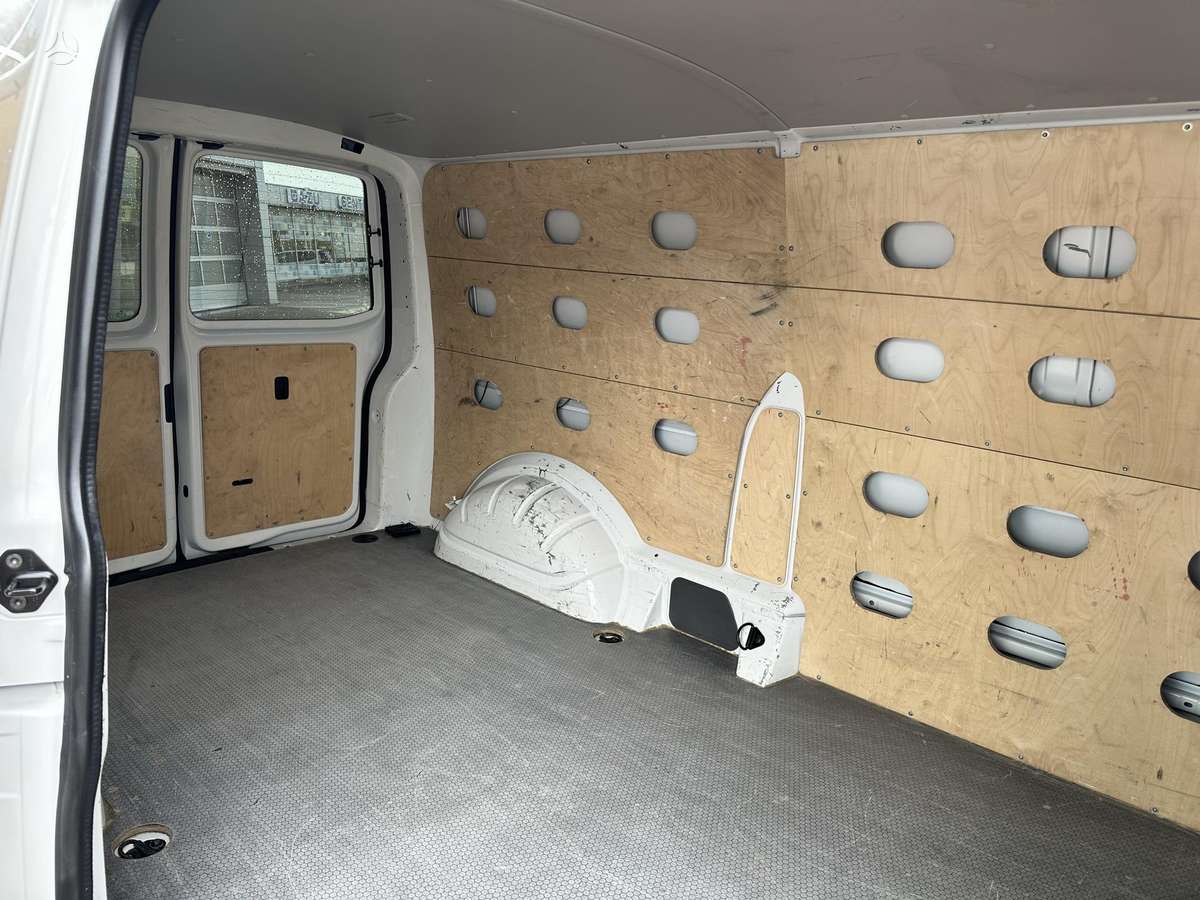 Volkswagen Transporter - 5