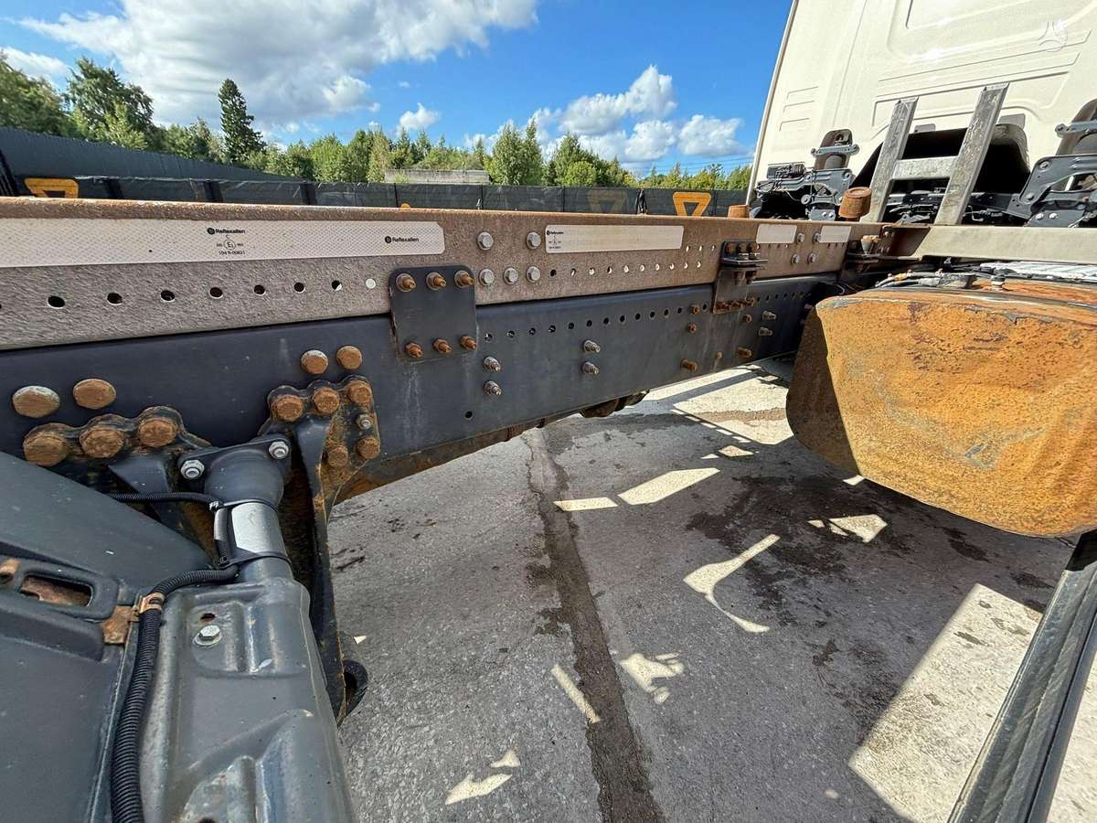 Scania P 500 6x2*4, шасси