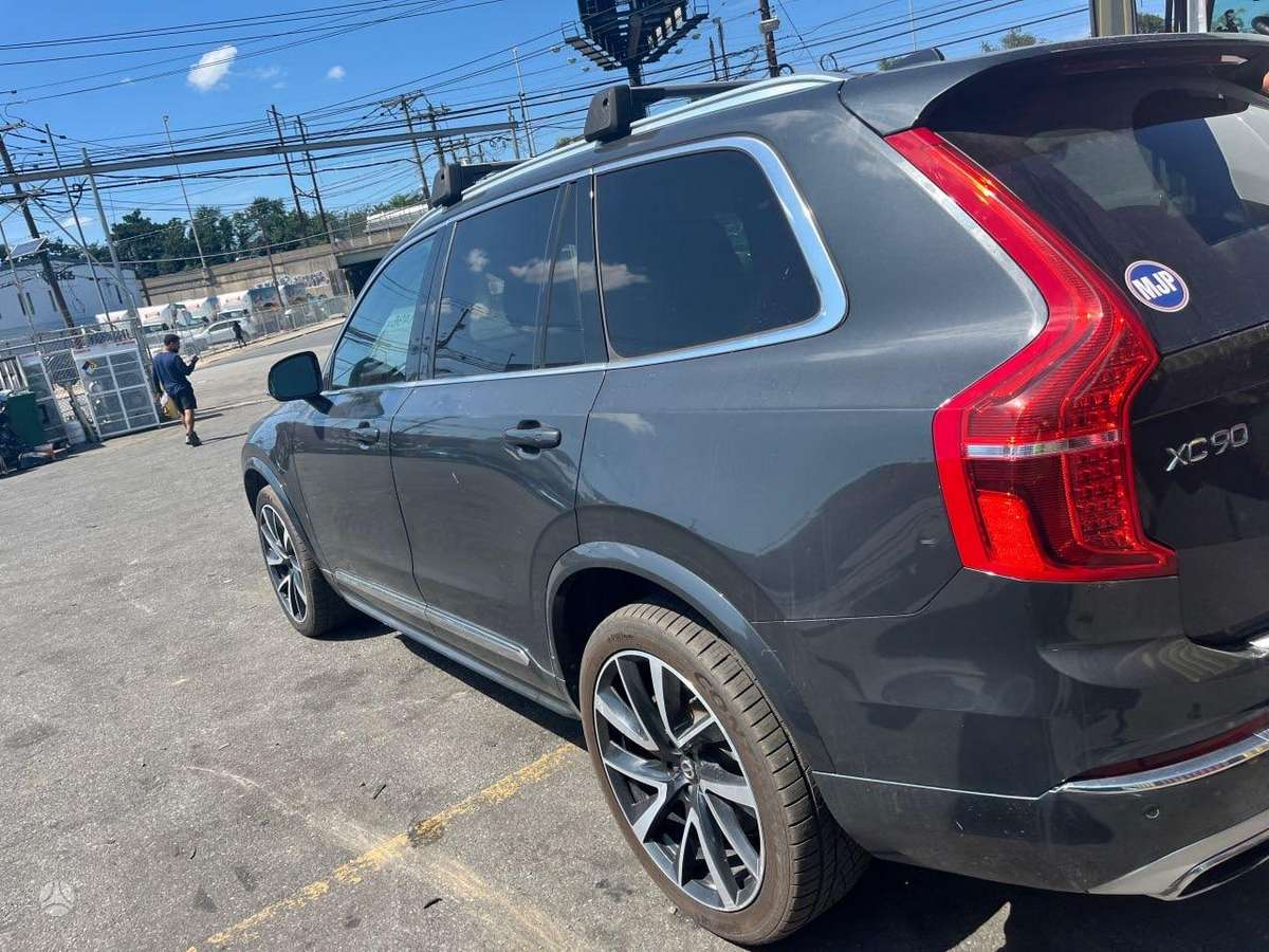 Volvo XC90 - 3