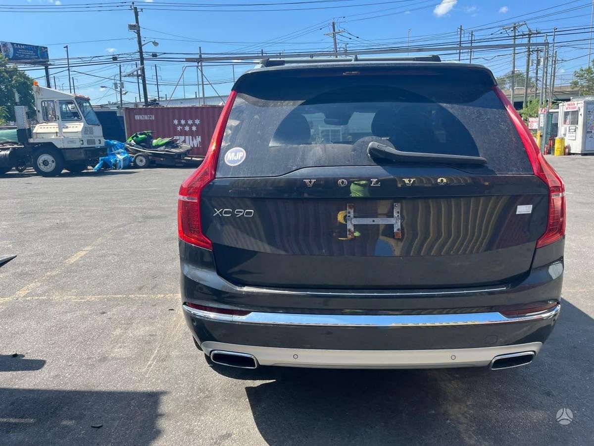 Volvo XC90 - 6