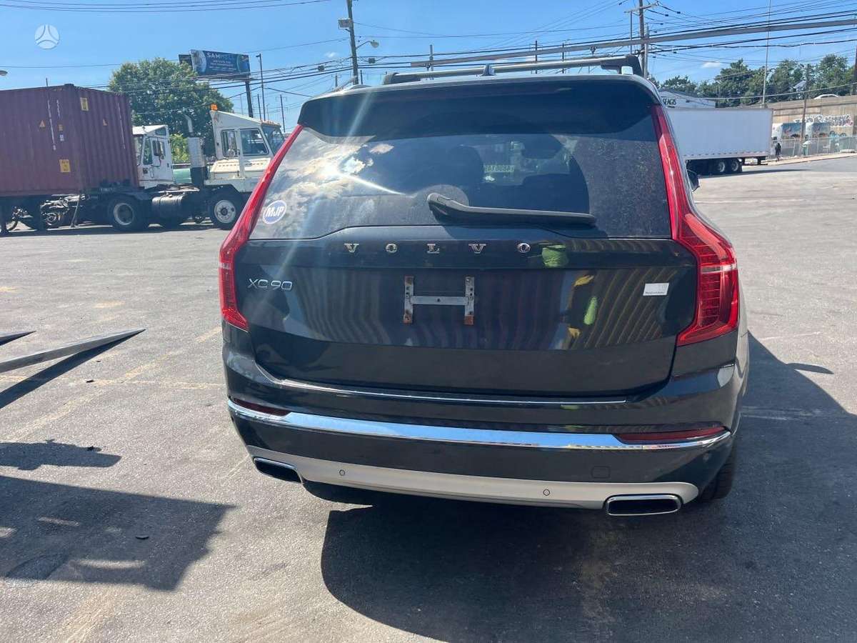 Volvo XC90 - 7