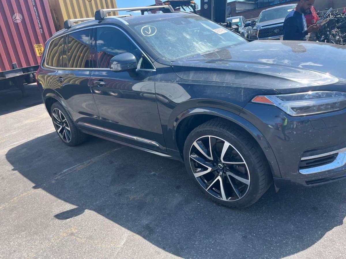 Volvo XC90 - 9