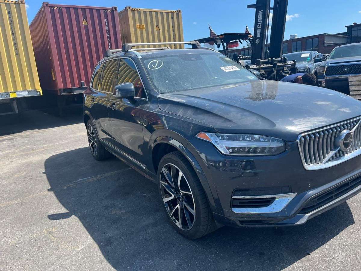Volvo XC90 - 11