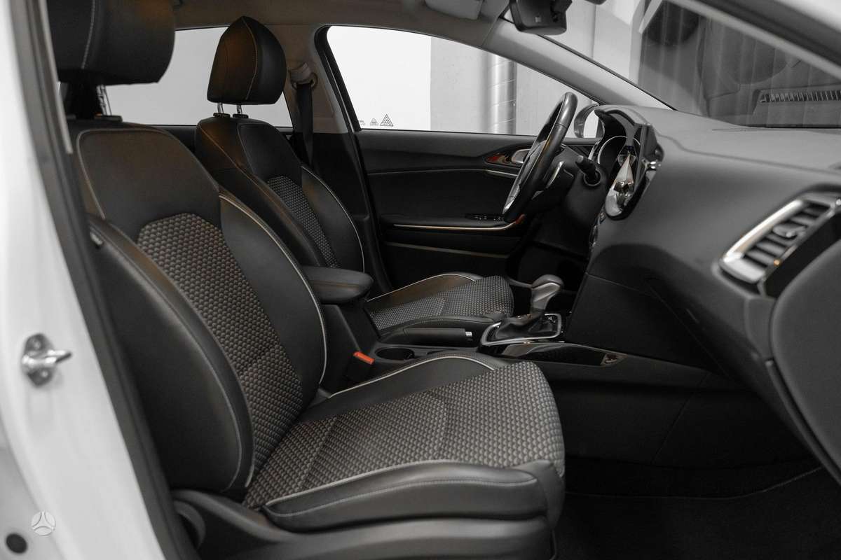 Kia Ceed, 1.6 l., hatchback