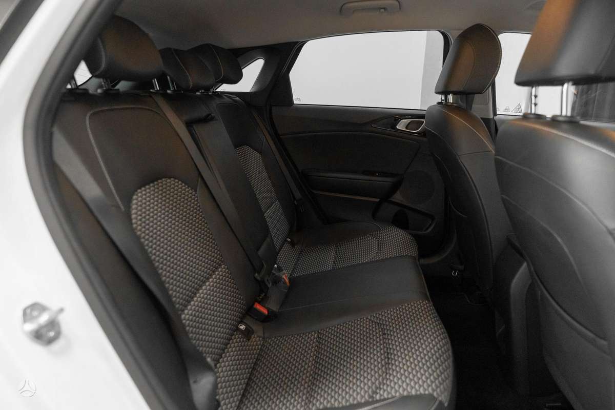 Kia Ceed, 1.6 l., hatchback
