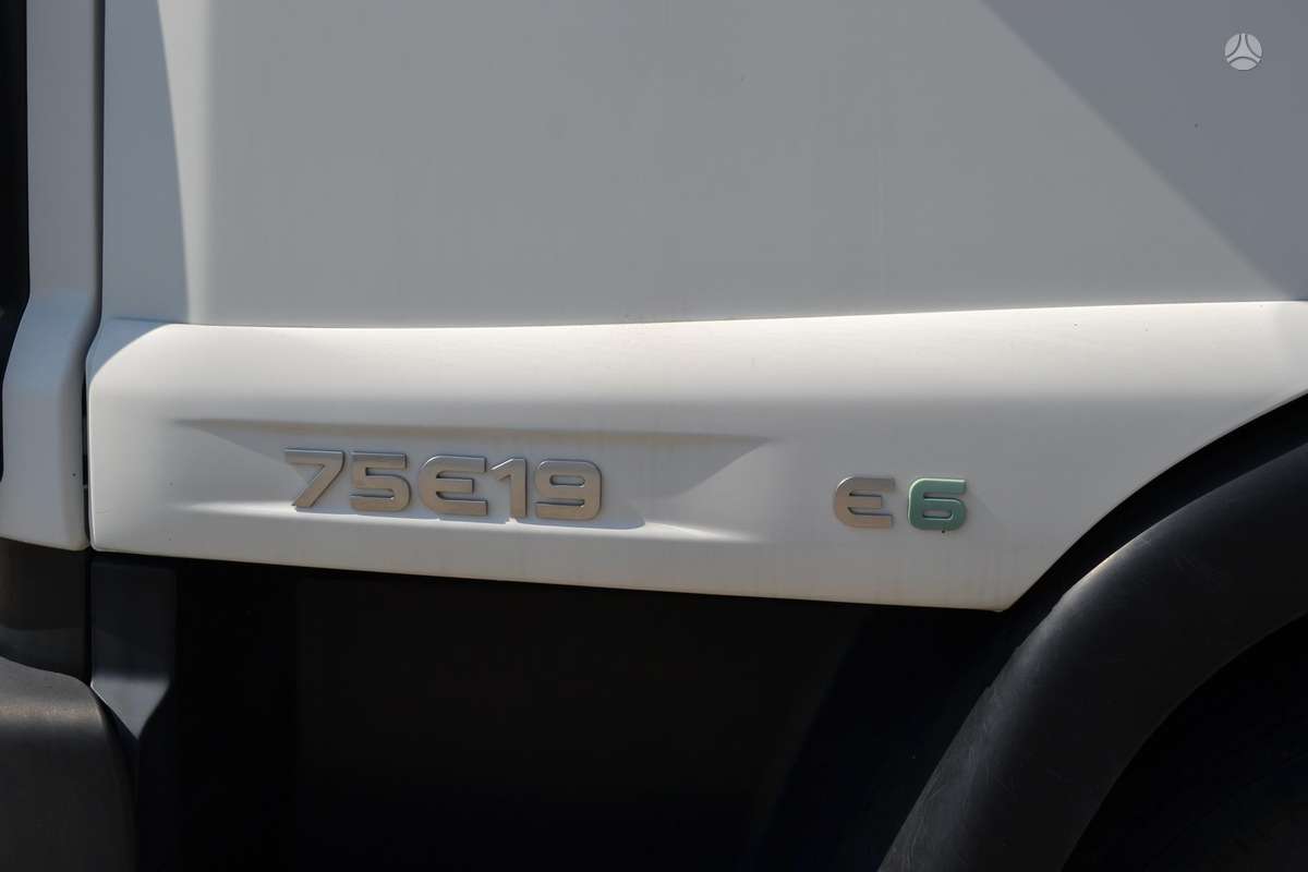 Iveco 75 E, izotermiska virsbūve