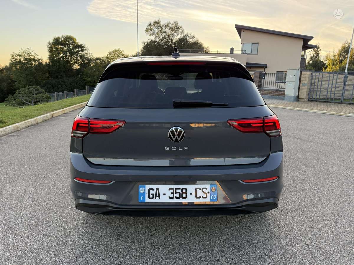Volkswagen Golf - 6