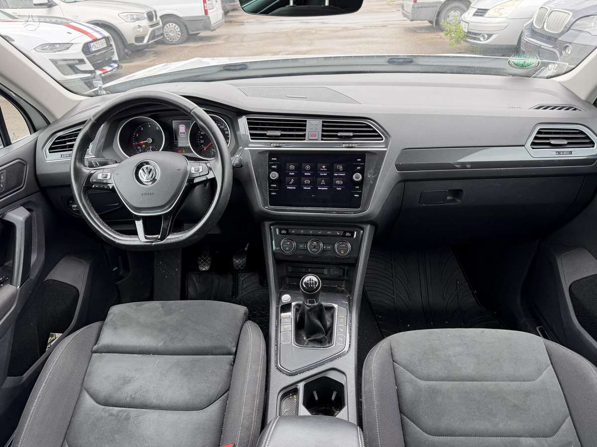 Volkswagen Tiguan - 9