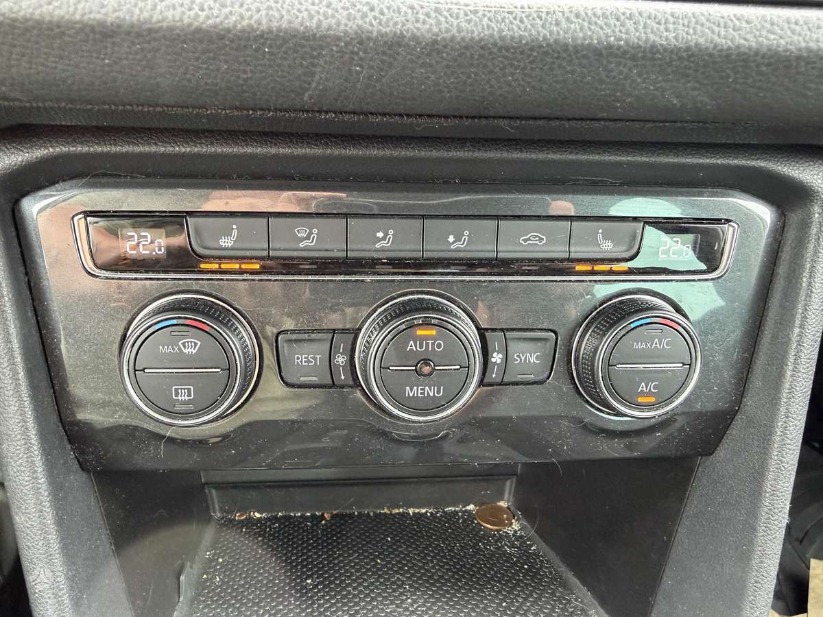 Volkswagen Tiguan - 10