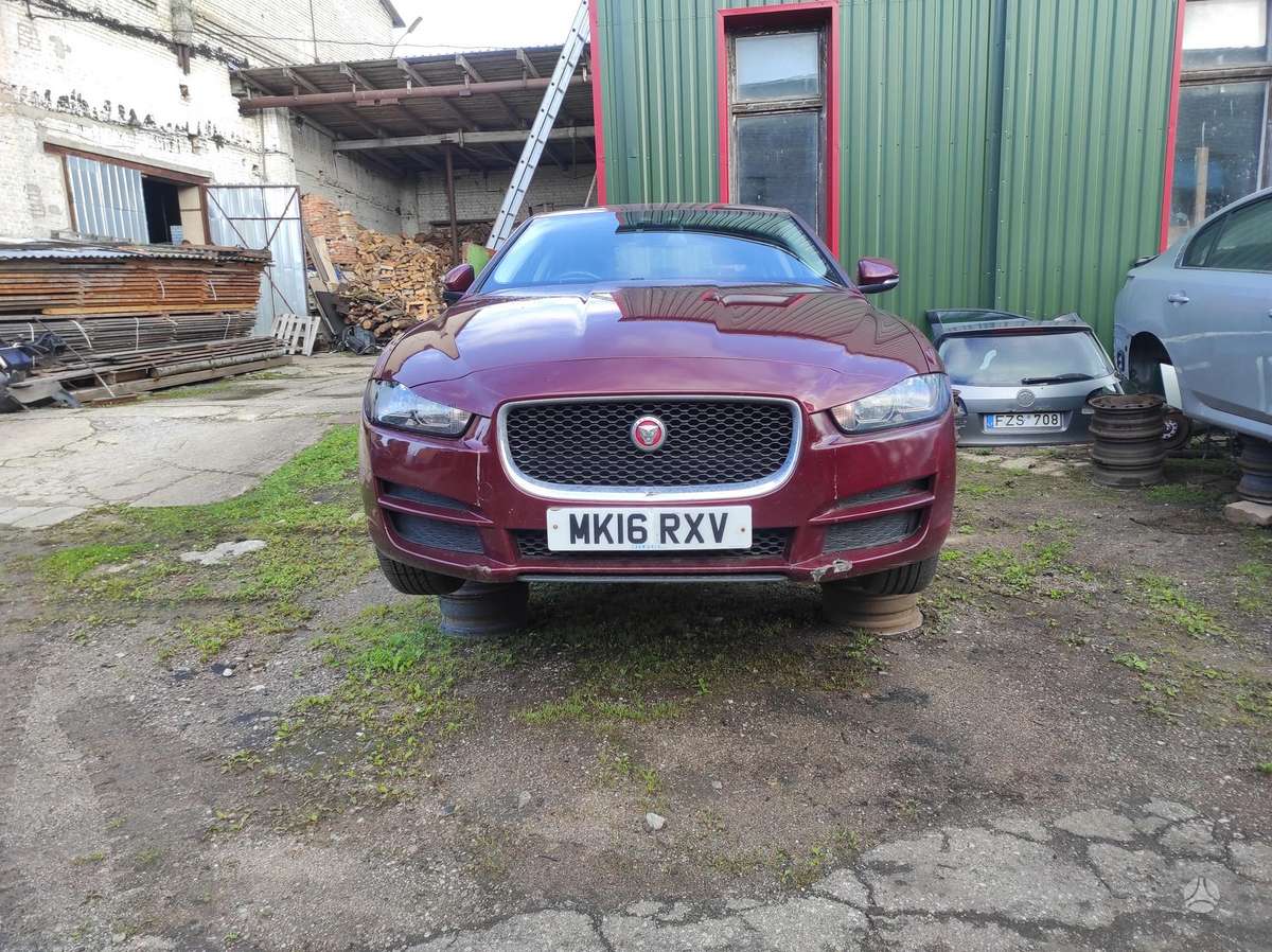Jaguar XE