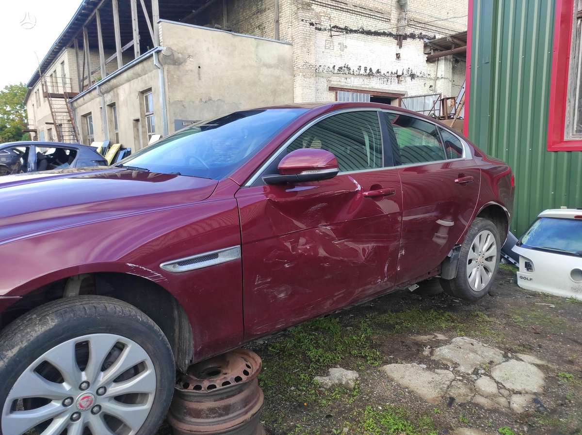 Jaguar XE