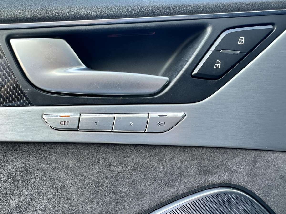Audi S8, 4.0 l., Седан