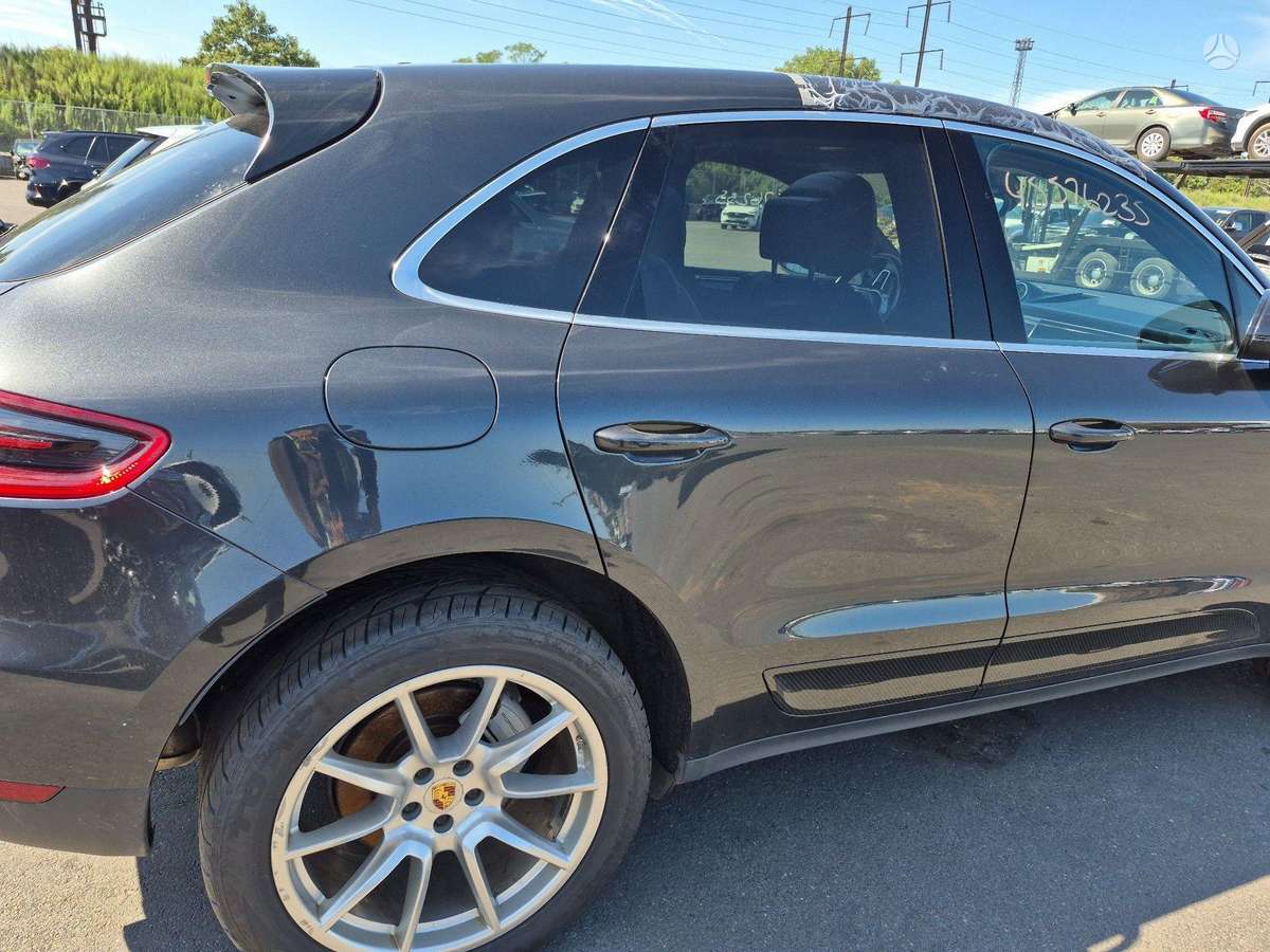 Porsche Macan - 8