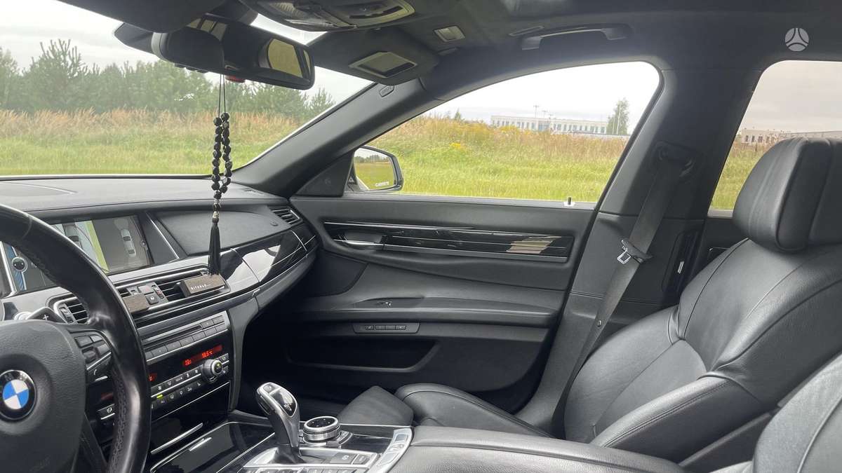 BMW 740, 3.0 l., Седан