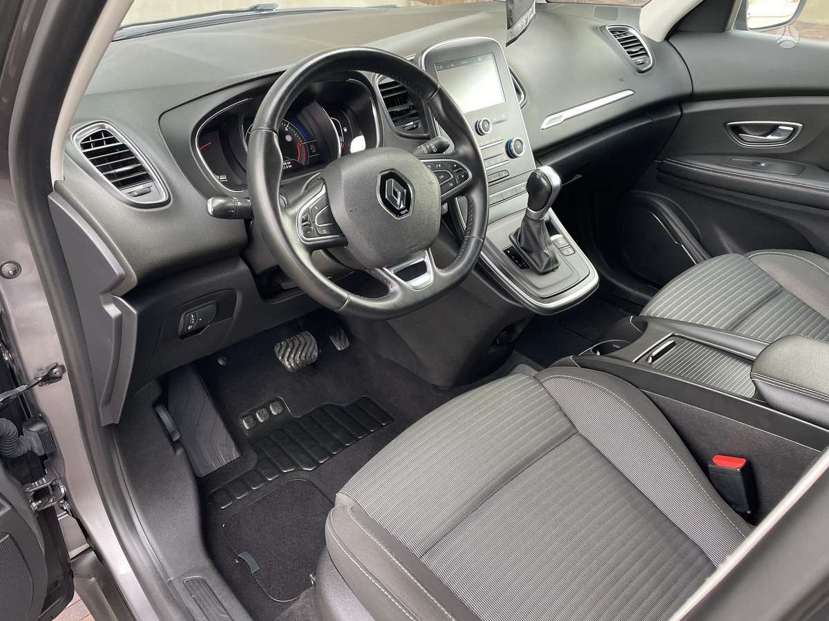 Renault Grand Scenic - 12