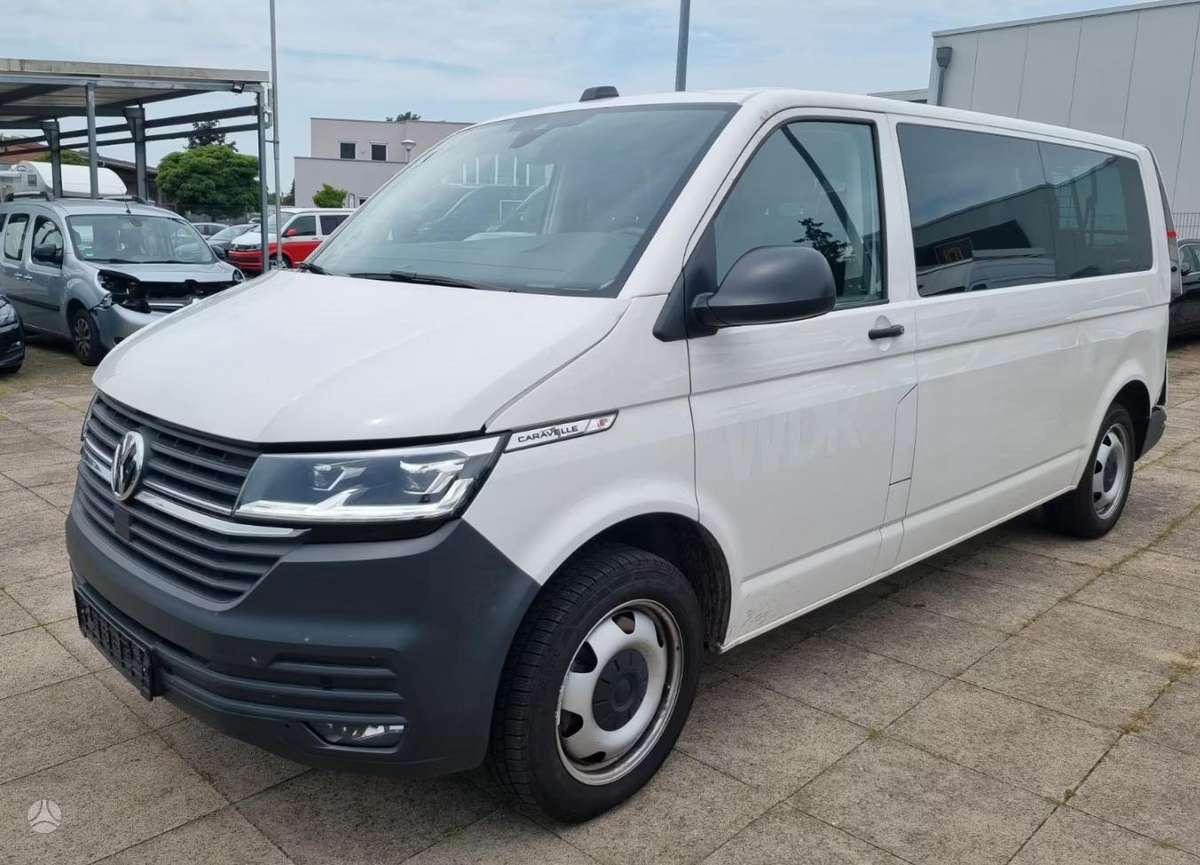 Volkswagen Caravelle - 1