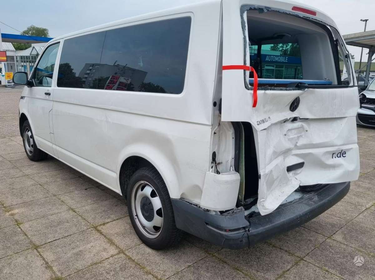 Volkswagen Caravelle - 4