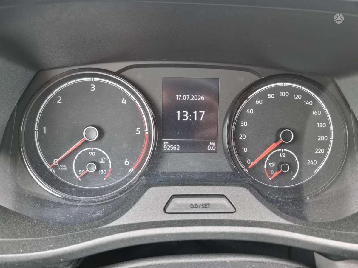 Volkswagen Caravelle - 6