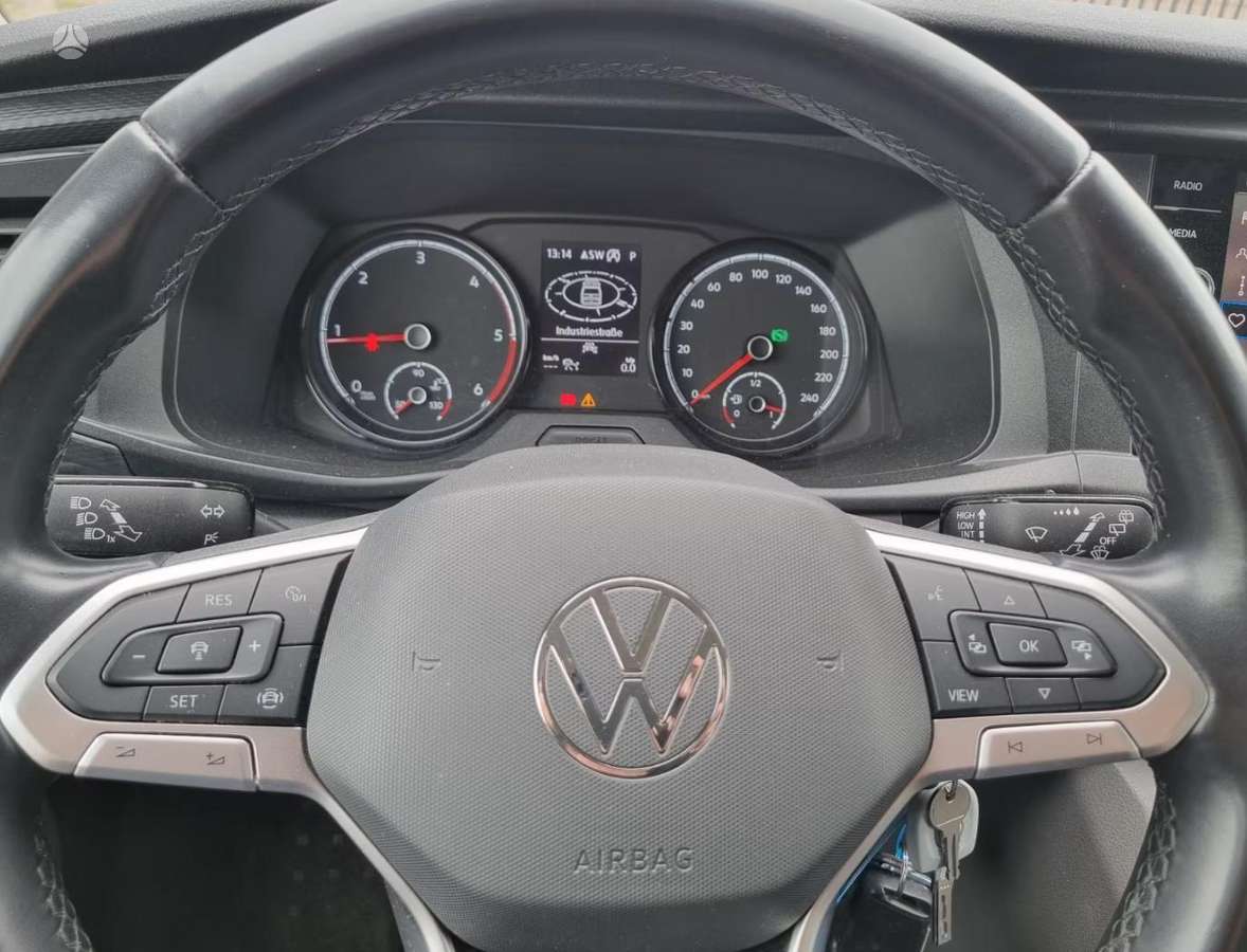 Volkswagen Caravelle - 7