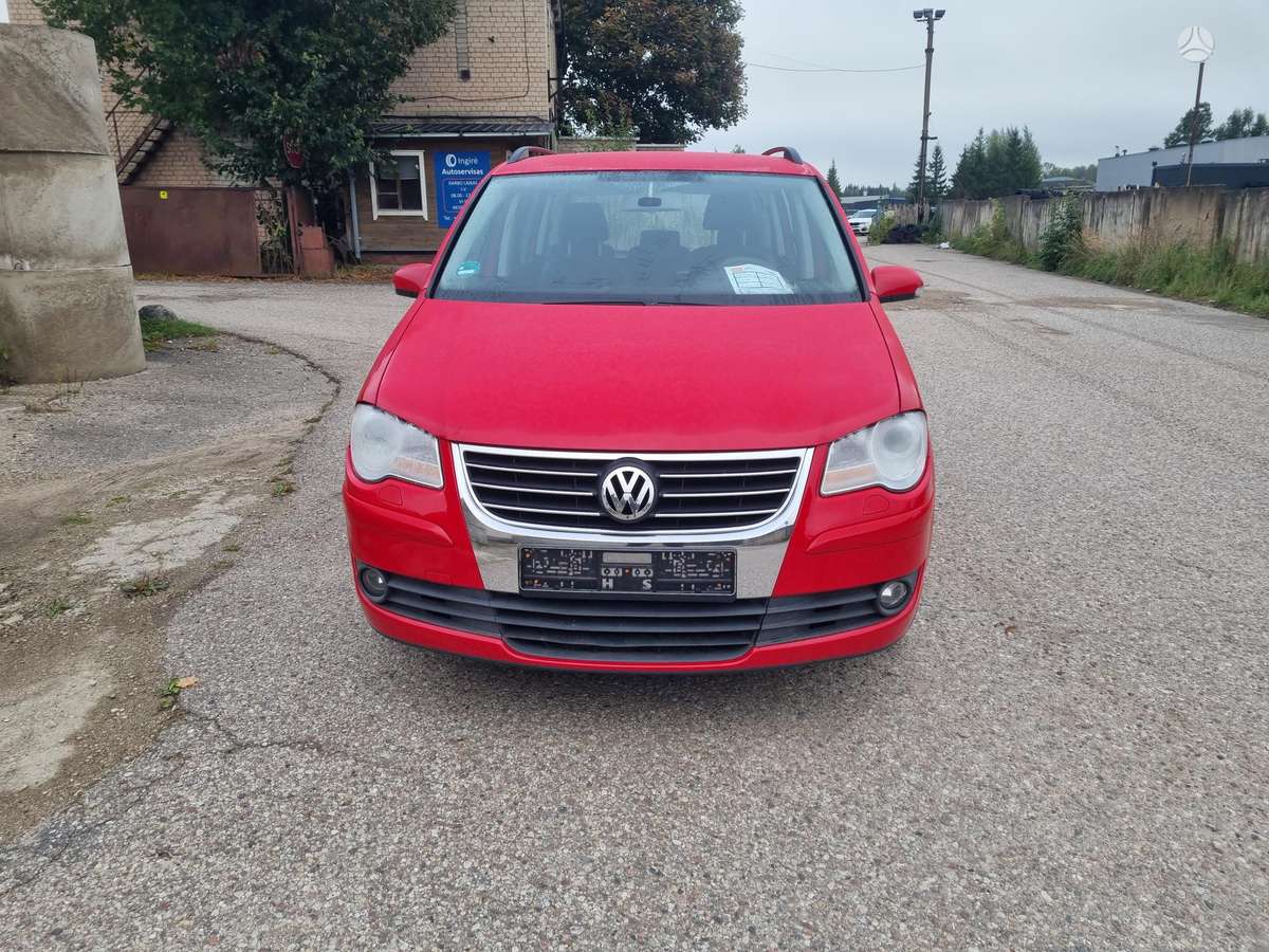 Volkswagen Touran - 2
