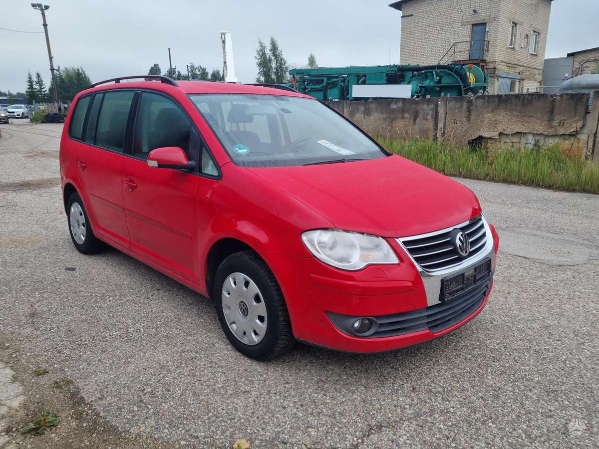 Volkswagen Touran - 3