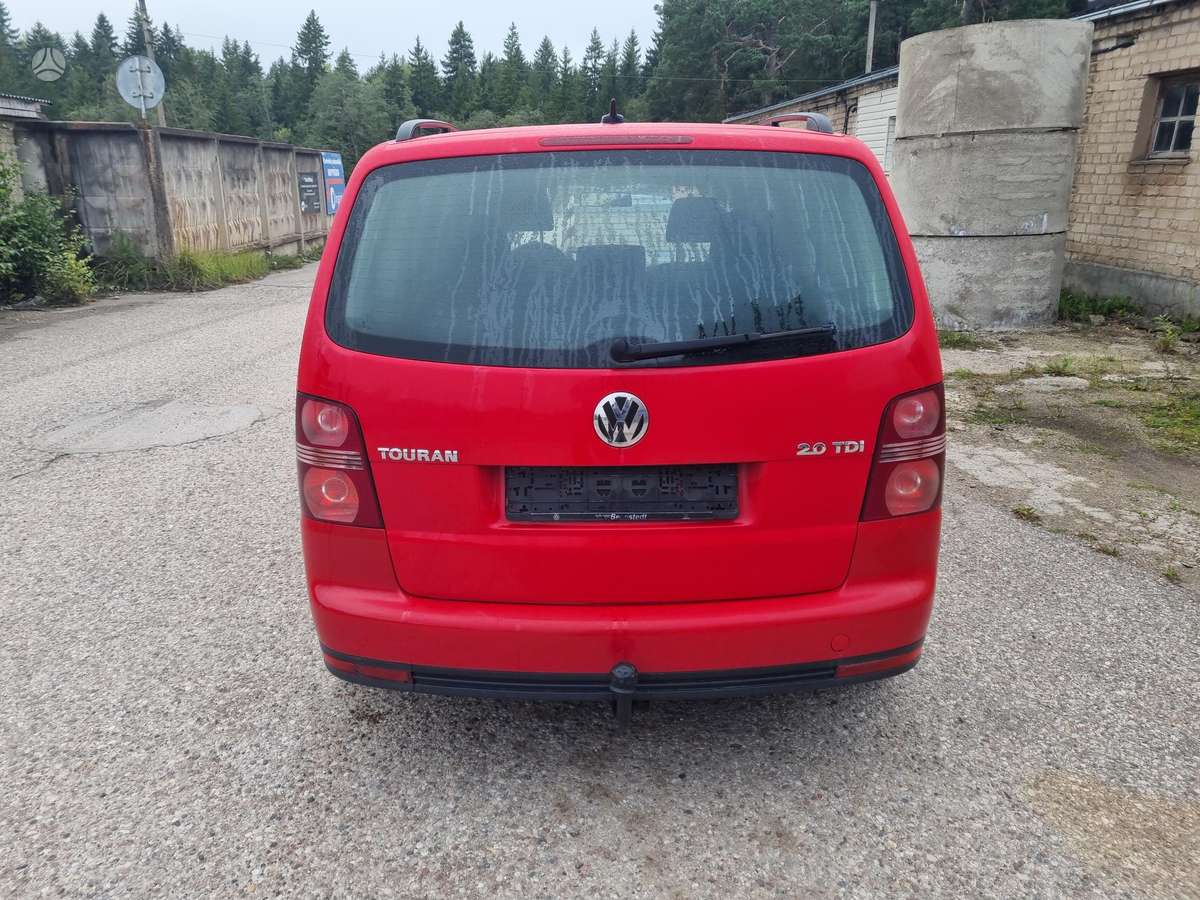 Volkswagen Touran - 5