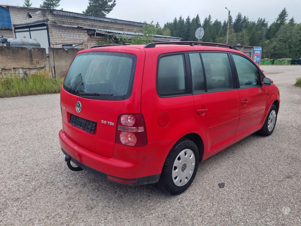 Volkswagen Touran - 6