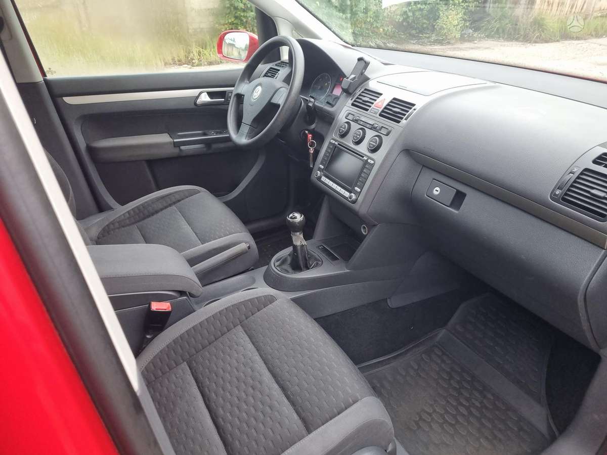 Volkswagen Touran - 7