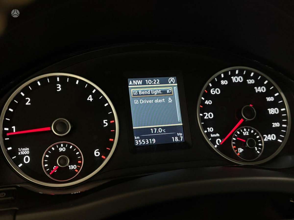 Volkswagen Tiguan - 10