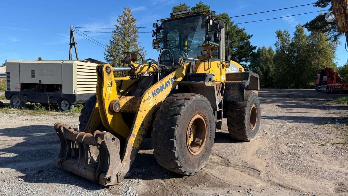 Komatsu WA320-5, frontal loader
