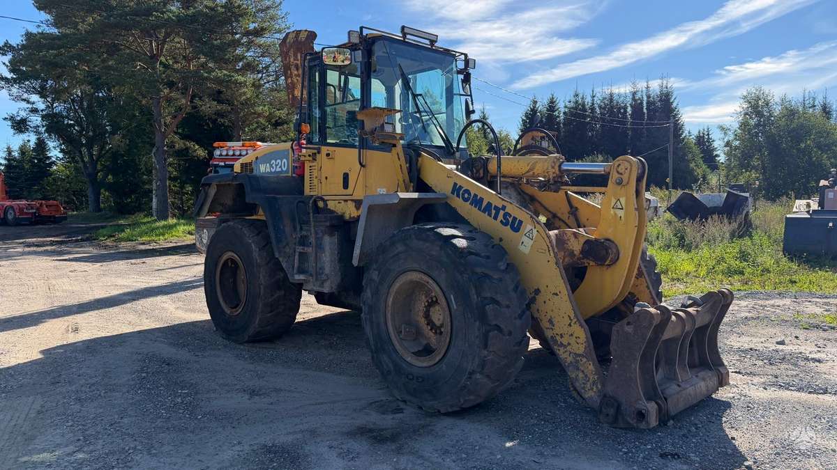 Komatsu WA320-5, frontal loader