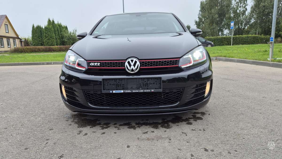 Volkswagen Golf - 6