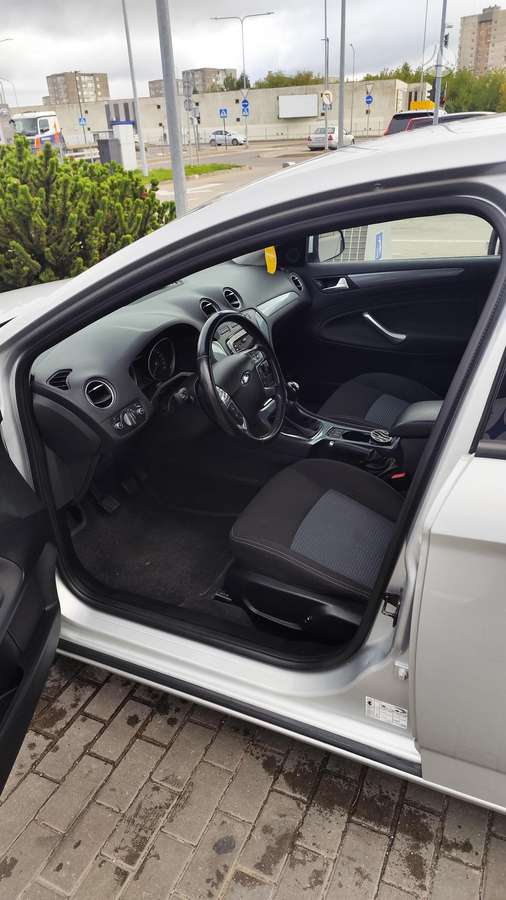Ford Mondeo, 2.0 l., hatchback