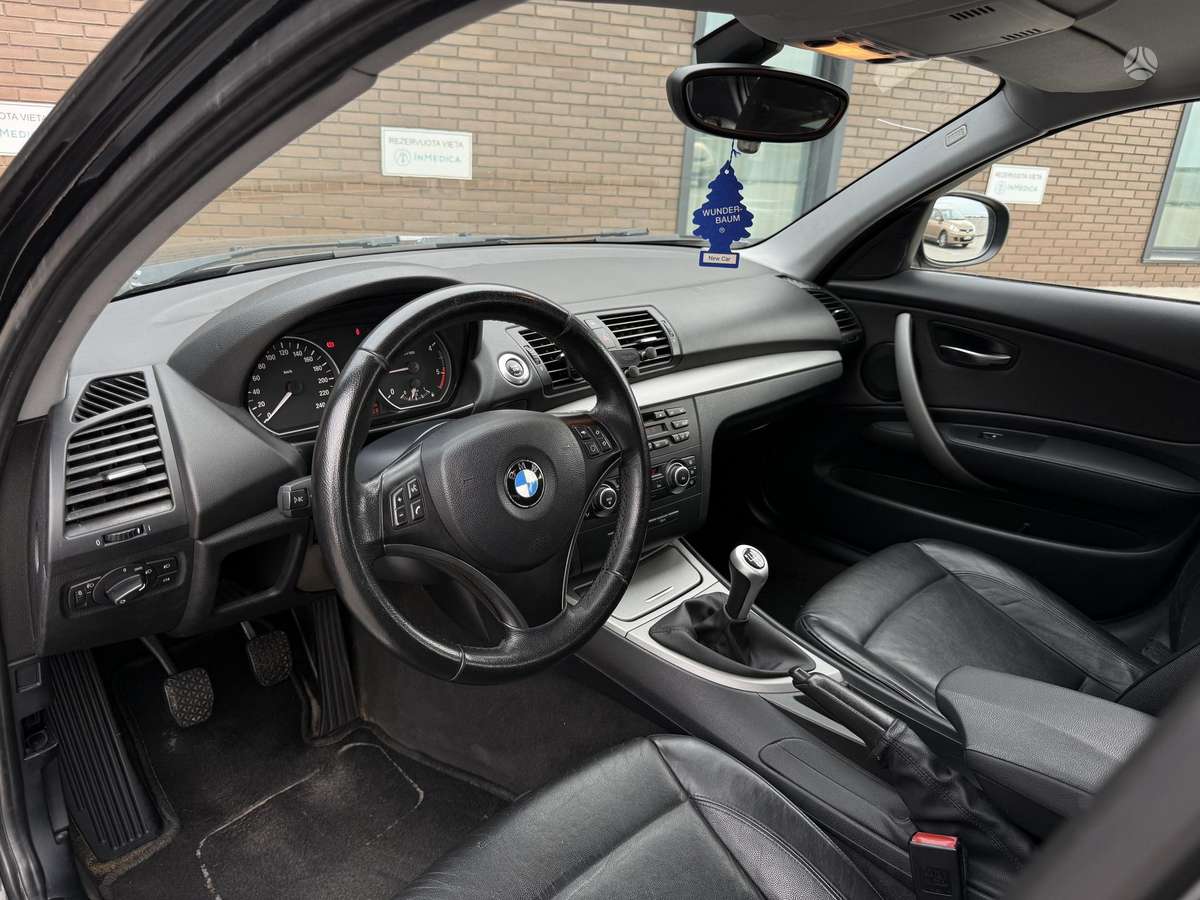 BMW 118, 2.0 l., hatchback