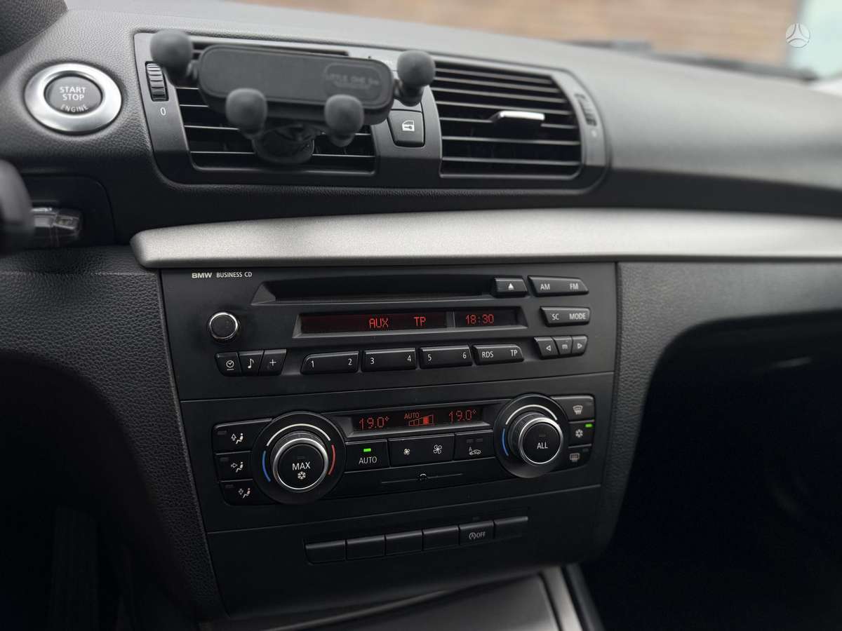 BMW 118, 2.0 l., hatchback