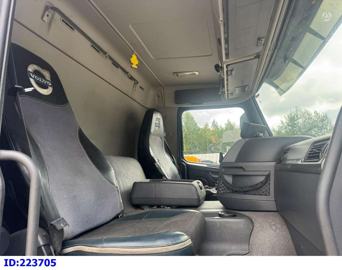 Volvo FMX 330 6x2, other