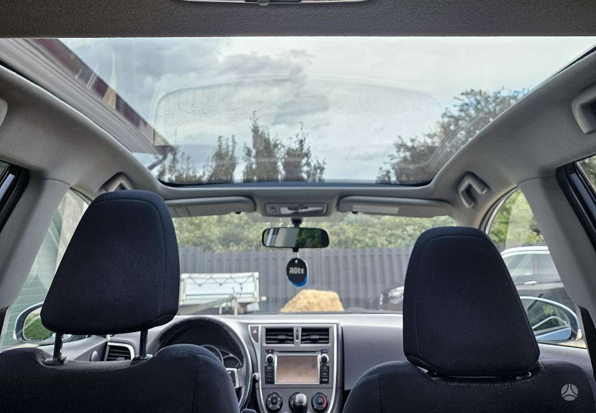 Toyota Verso-S - 9