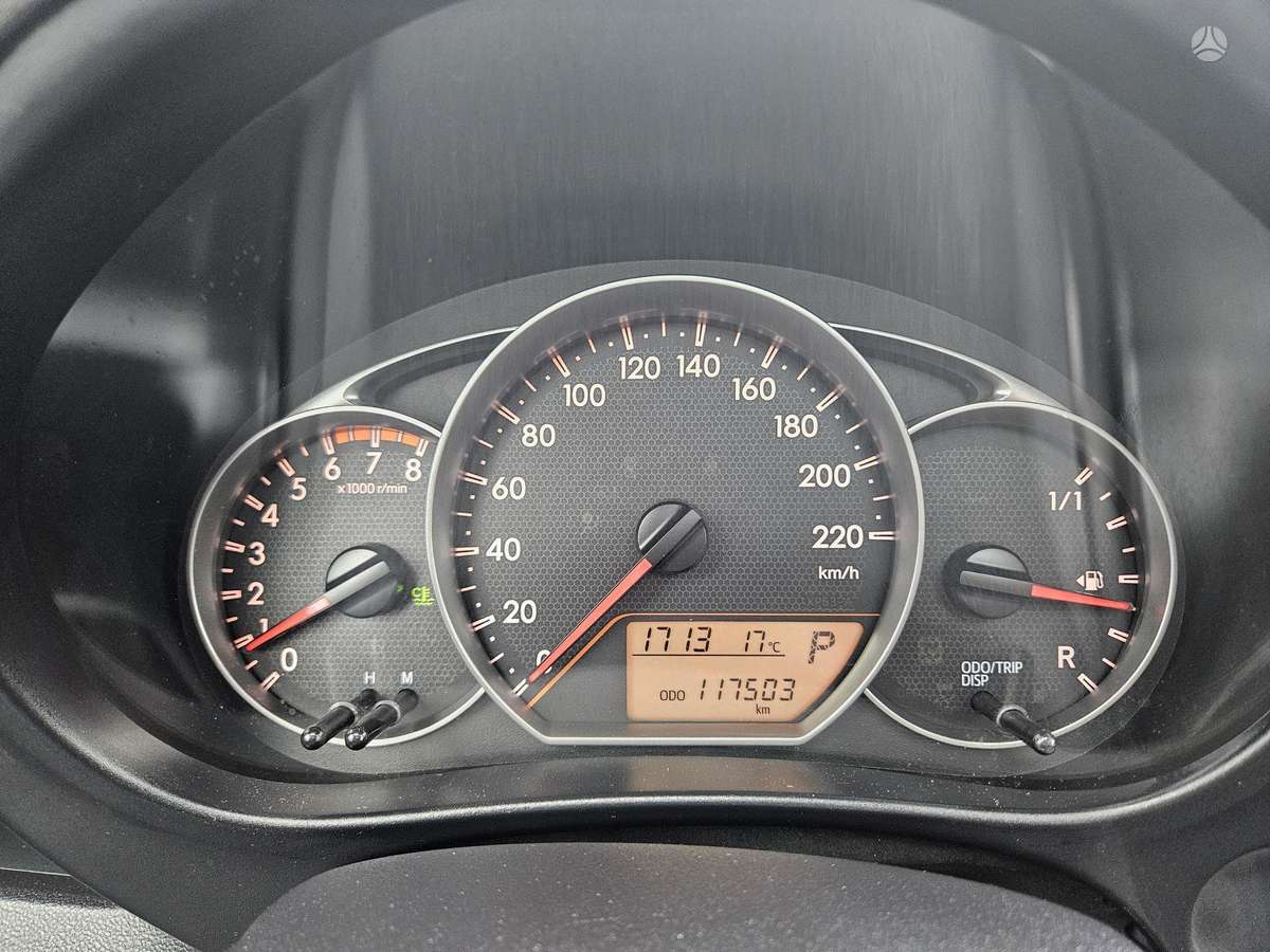 Toyota Verso-S - 11