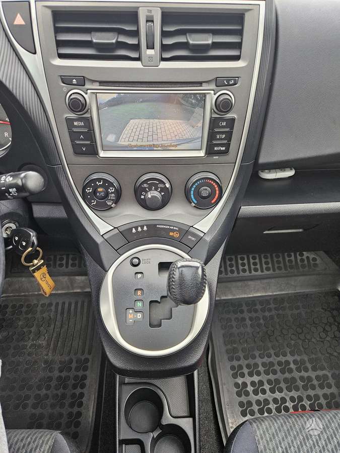 Toyota Verso-S - 12
