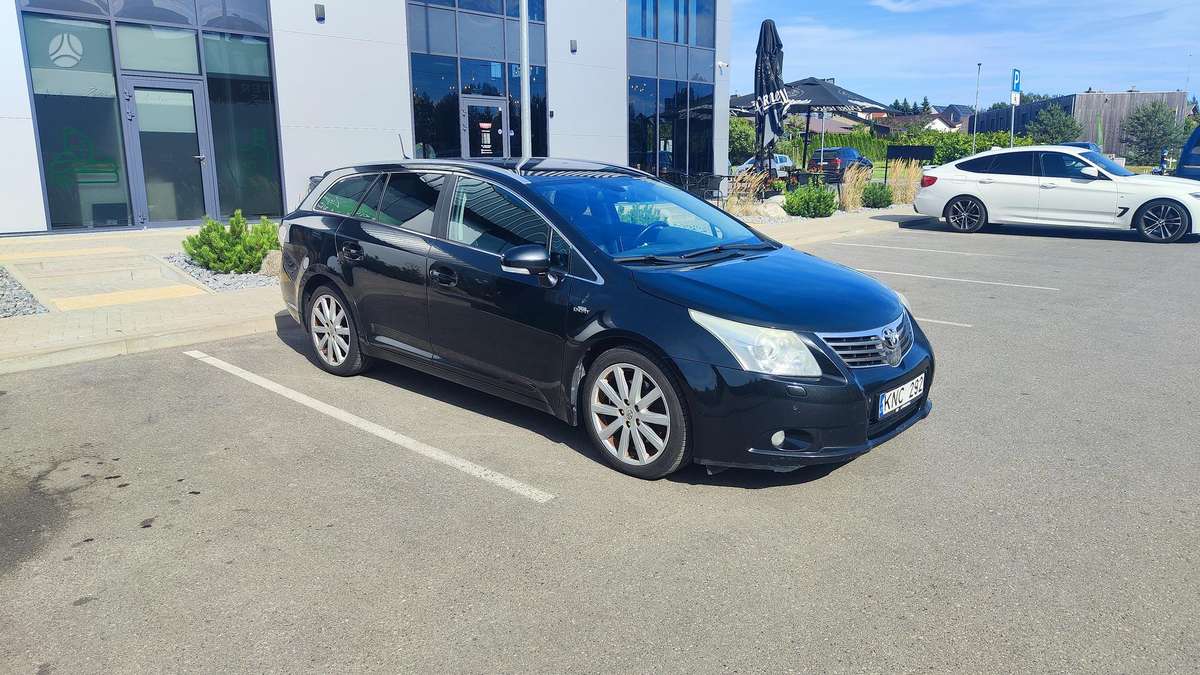 Toyota Avensis - 1