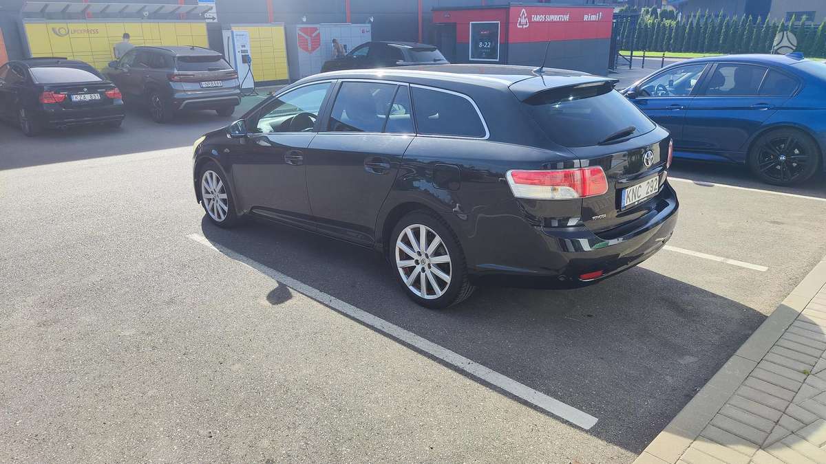 Toyota Avensis - 4