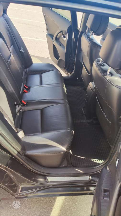 Toyota Avensis - 9