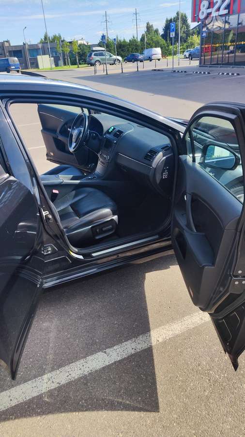 Toyota Avensis - 10